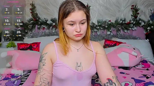 Snapshot of MilanaXHoney chatting on December 21, 1:13 am MilanaXHoney online show from December 21, 1:13 am