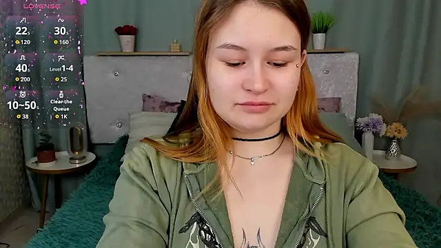 Snapshot of MilanaXHoney chatting on February 22, 1:07 am MilanaXHoney online show from February 22, 1:07 am