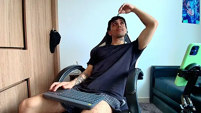 Snapshot of liorvante chatting on April 25, 5:10 pm liorvante online show from April 25, 5:10 pm