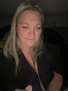 BustyGoddess6969 online show from December 2, 3:56 am