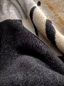 Snapshot of TwinklyBasket897 chatting on December 14, 4:34 pm TwinklyBasket897 online show from December 14, 4:34 pm