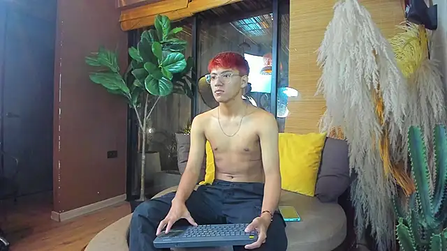 isaac grimm online show from December 3, 3:14 am