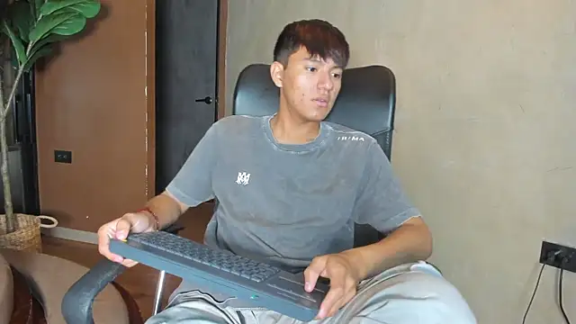 isaac grimm online show from February 6, 3:22 am