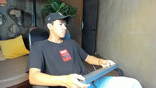 isaac grimm online show from February 22, 3:07 am