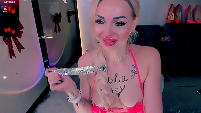 Lola Bombita online show from January 14, 7:41 pm