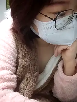 Snapshot of miniiceyya chatting on February 9, 4:00 pm miniiceyya online show from February 9, 4:00 pm