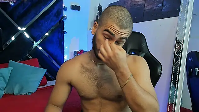 Snapshot of Franco_banderas chatting on December 15, 12:53 pm Franco banderas online show from December 15, 12:53 pm