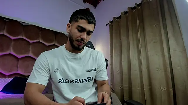 Snapshot of Franco_banderas chatting on February 17, 11:40 am Franco banderas online show from February 17, 11:40 am