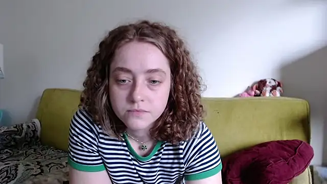 DeliaBlew online show from June 4, 4:46 pm