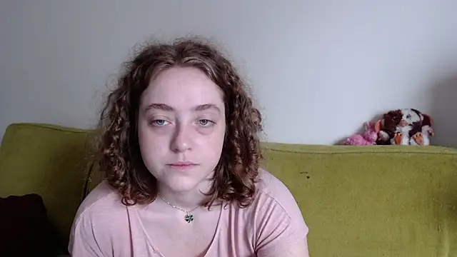DeliaBlew online show from June 6, 12:32 pm