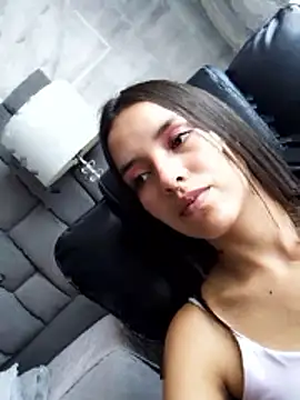 Cherrybombs  online show from January 8, 3:03 pm