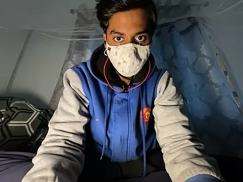 hunterboy2001 online show from December 18, 9:04 am