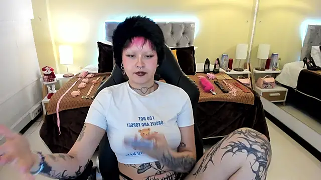 Snapshot of Saskia_Vellour chatting on November 29, 8:45 pm Saskia Vellour online show from November 29, 8:45 pm