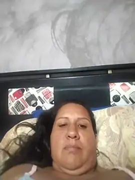 Snapshot of NenaCarters chatting on December 3, 9:29 am NenaCarters online show from December 3, 9:29 am