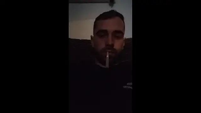 Snapshot of Elchicomalo29 chatting on January 13, 1:44 am Elchicomalo29 online show from January 13, 1:44 am