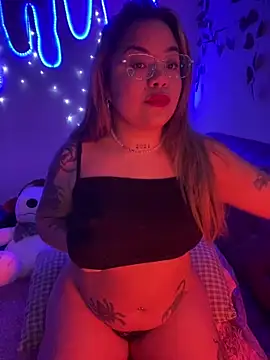 Lindalatina2001 online show from May 30, 7:22 pm
