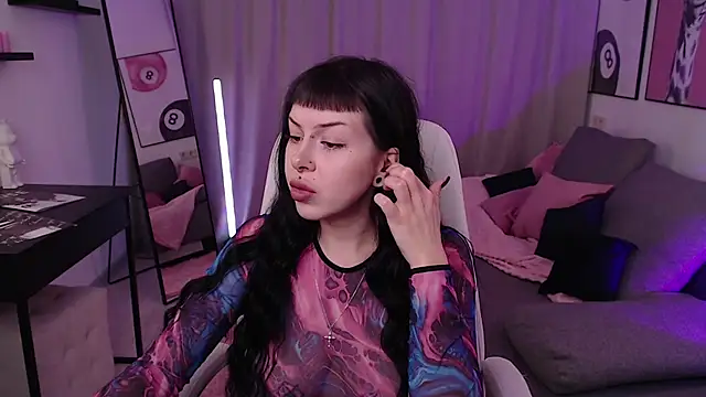 Eliza Bennet online show from December 2, 7:36 am