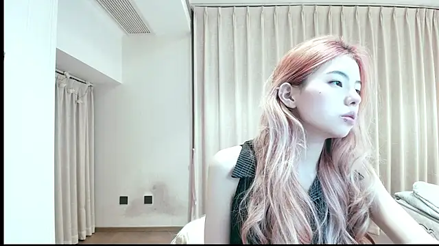 Snapshot of YOUyou-666 chatting on December 20, 12:23 pm YOUyou-666 online show from December 20, 12:23 pm