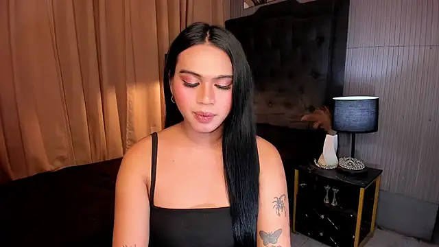 Snapshot of asianhugecockjulia chatting on February 7, 7:39 pm asianhugecockjulia online show from February 7, 7:39 pm