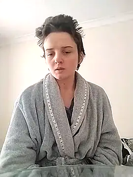 Snapshot of Amy01112 chatting on April 17, 11:24 am Amy01112 online show from April 17, 11:24 am