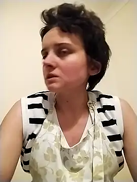 Snapshot of Amy01112 chatting on May 11, 2:06 am Amy01112 online show from May 11, 2:06 am