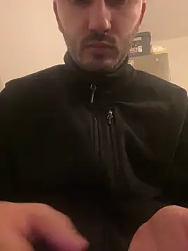 Snapshot of grosqueue3838 chatting on December 16, 5:34 am grosqueue3838 online show from December 16, 5:34 am