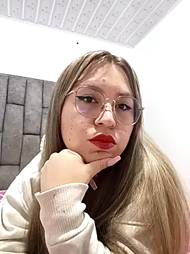 Snapshot of Megan_Lopez chatting on December 5, 12:19 am Megan Lopez online show from December 5, 12:19 am