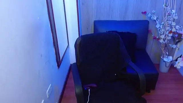 Angelica Aragon online show from December 20, 6:04 pm