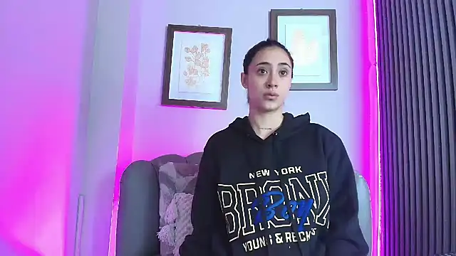 Ariana collinss online show from March 26, 12:11 pm