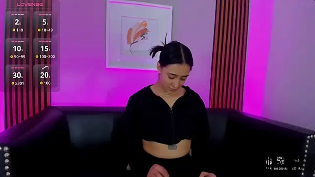 Snapshot of Ariana_collinss chatting on June 25, 11:37 am Ariana collinss online show from June 25, 11:37 am
