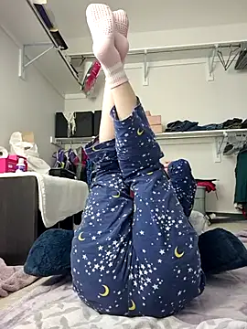 Snapshot of poleslut69 chatting on February 7, 1:37 pm poleslut69 online show from February 7, 1:37 pm