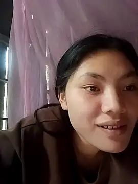 Snapshot of Hilary-123 chatting on May 8, 1:33 am Hilary-123 online show from May 8, 1:33 am