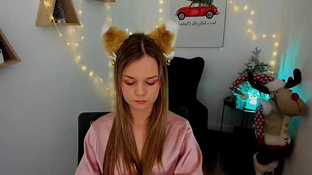 Snapshot of MidnighteAura chatting on December 18, 6:14 pm MidnighteAura online show from December 18, 6:14 pm