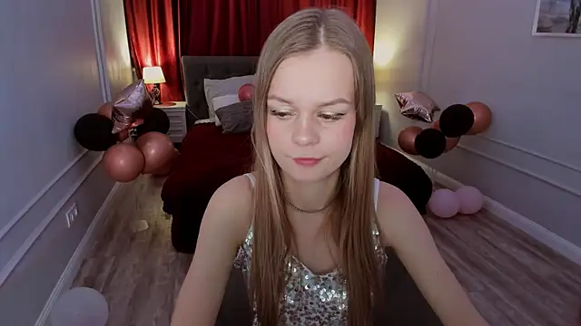 Snapshot of MidnighteAura chatting on March 24, 7:30 pm MidnighteAura online show from March 24, 7:30 pm