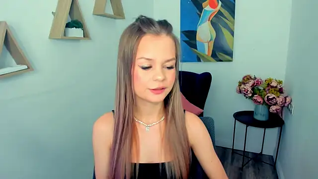 Snapshot of MidnighteAura chatting on April 10, 11:04 am MidnighteAura online show from April 10, 11:04 am