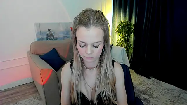 MidnighteAura online show from May 20, 11:27 am