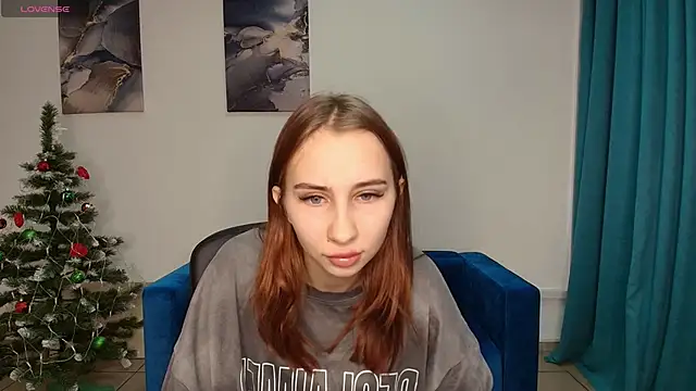 Snapshot of MilagrosWind chatting on December 2, 7:03 am MilagrosWind online show from December 2, 7:03 am