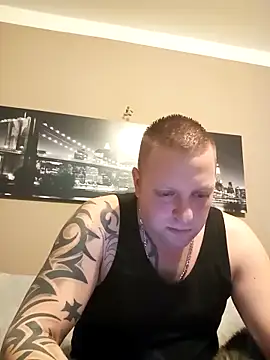 Snapshot of Chiemsee610 chatting on December 17, 4:13 pm Chiemsee610 online show from December 17, 4:13 pm