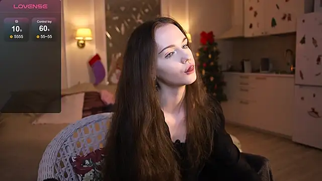 Snapshot of lunaice__ chatting on December 16, 7:02 am lunaice online show from December 16, 7:02 am