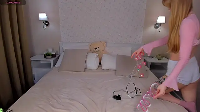 Victori Fox online show from March 29, 11:49 pm