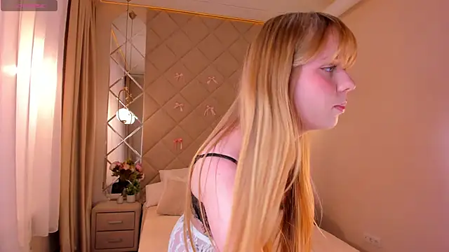 Snapshot of Victori_Fox chatting on June 27, 12:26 am Victori Fox online show from June 27, 12:26 am