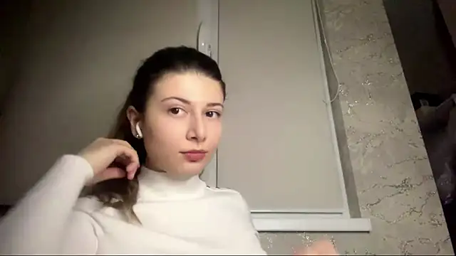 Snapshot of lunary_dr chatting on December 4, 3:10 pm lunary dr online show from December 4, 3:10 pm