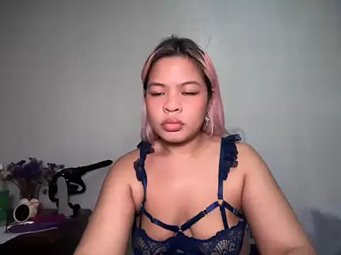 Tina Slick online show from May 11, 2:56 pm