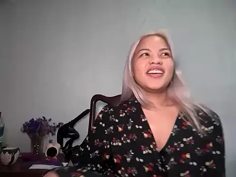 Tina Slick online show from May 29, 12:36 pm
