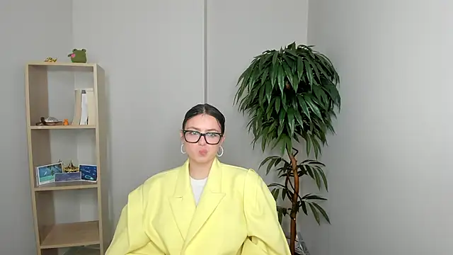 Snapshot of RonnieSparlin chatting on December 2, 11:37 am RonnieSparlin online show from December 2, 11:37 am