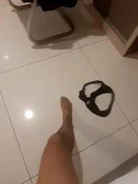 imurnee online show from April 8, 1:44 pm