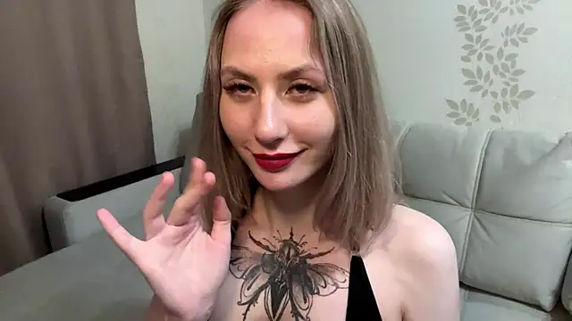 Snapshot of _Dori chatting on December 13, 7:53 pm Dori online show from December 13, 7:53 pm