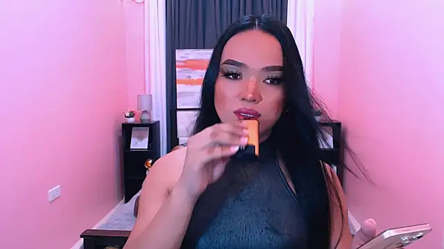 Fantacyloverr online show from March 17, 8:39 am