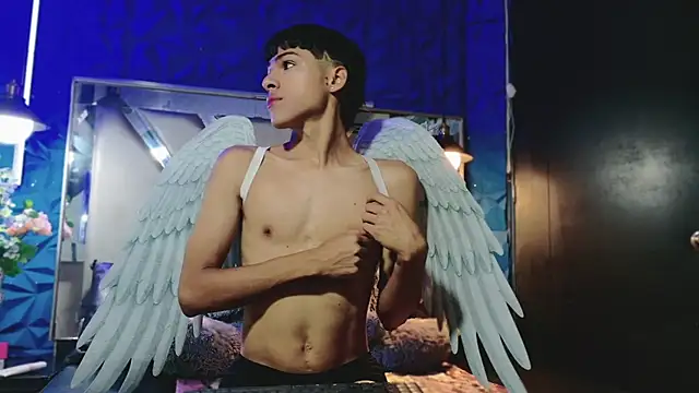 Snapshot of StormLuxX chatting on December 14, 2:22 pm StormLuxX online show from December 14, 2:22 pm