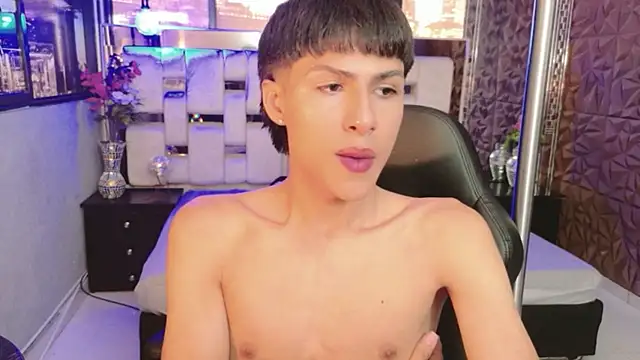 StormLuxX online show from December 17, 1:06 pm